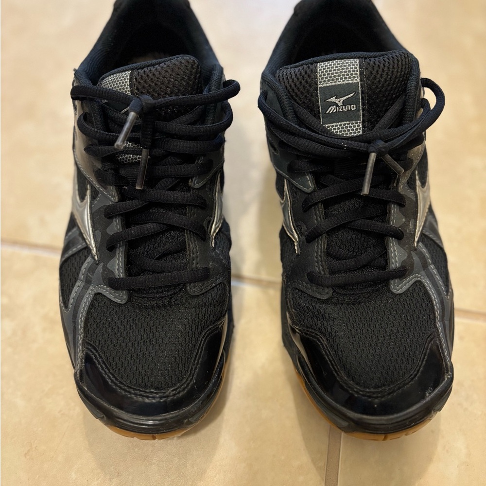 Mizuno Women’s Black and Silver Athletic Shoes